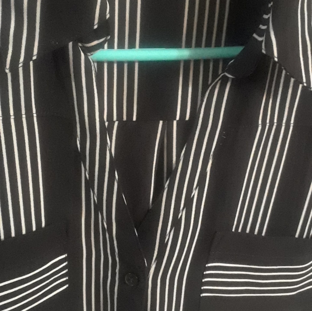 Blouse - Picture 2 of 4